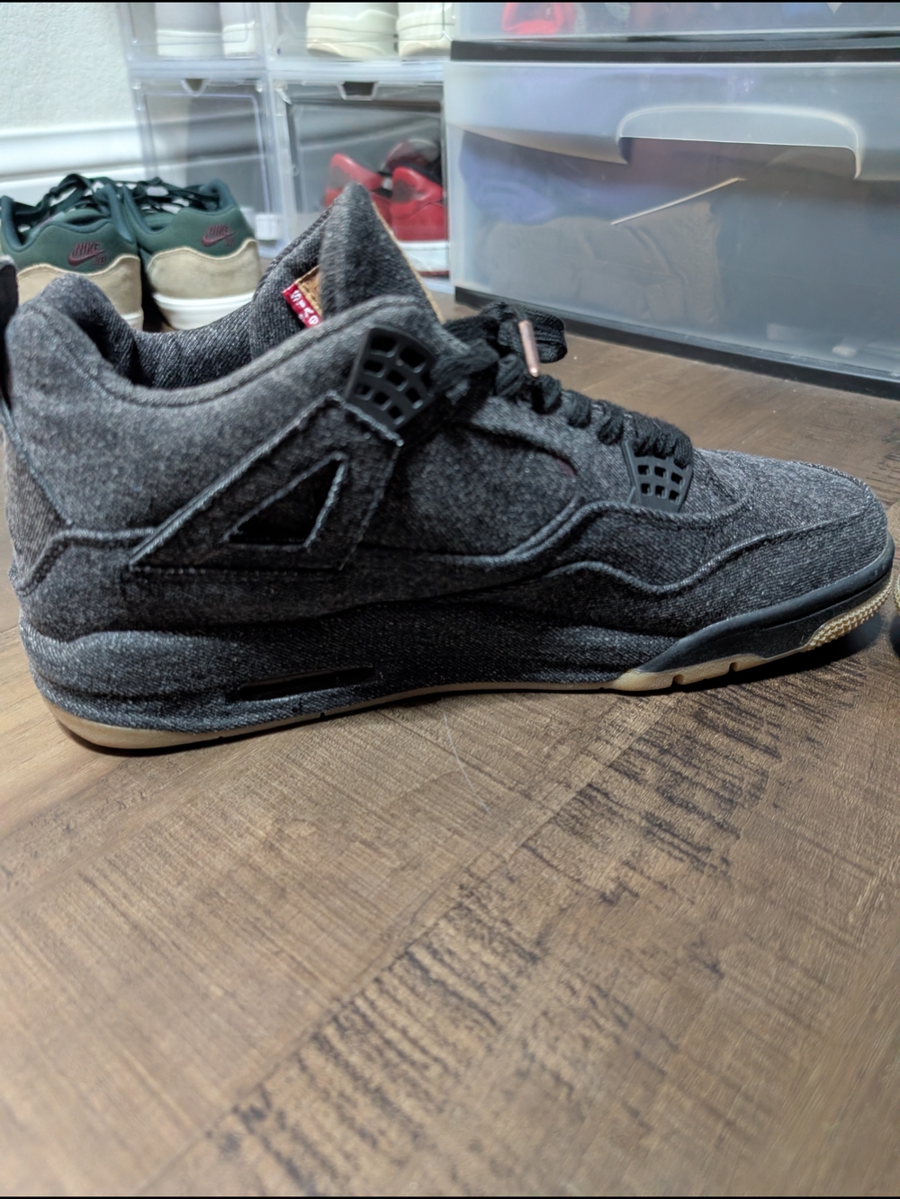 Air Jordan 4 x Levi's Black Denim - Picture 5 of 9